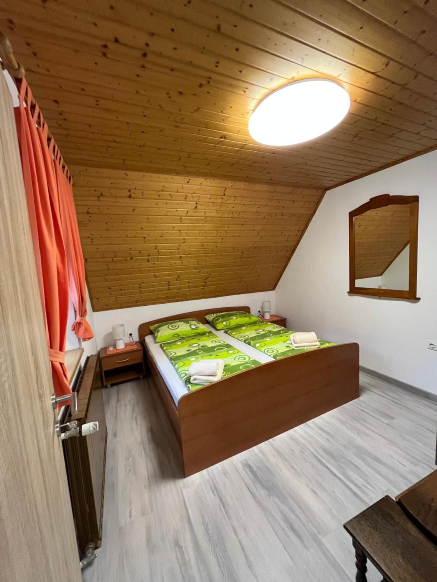 Apartmaji In Sobe Cuder โซชา ห้อง รูปภาพ